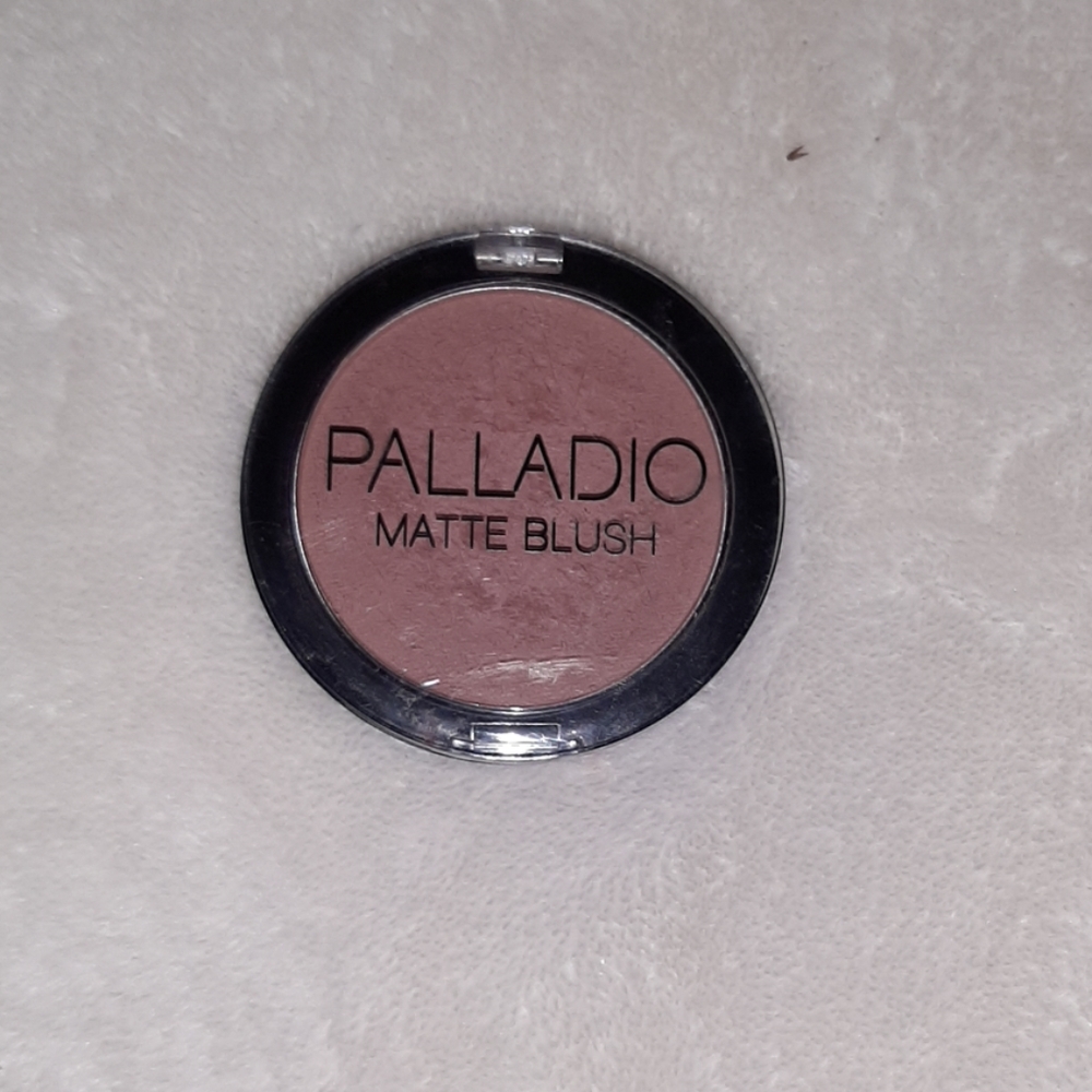 Palladio matte blush in the shade poised